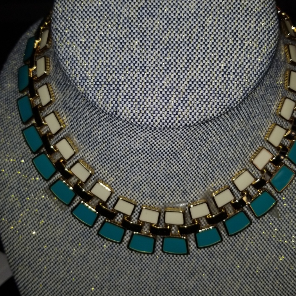 Stunning necklace - Picture 2 of 5